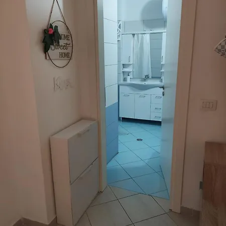 Brucci Seaview Apartament